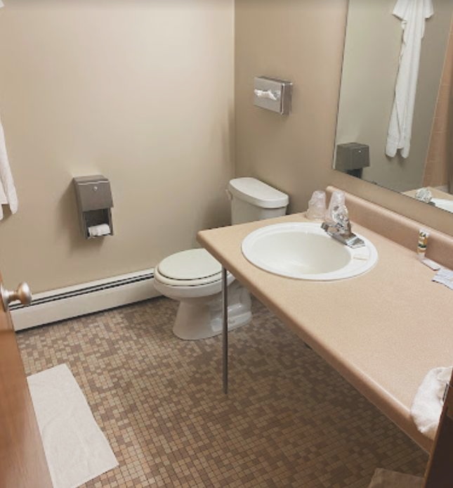 The Guest House (Lawson Motel) - From Web Listing (newer photo)